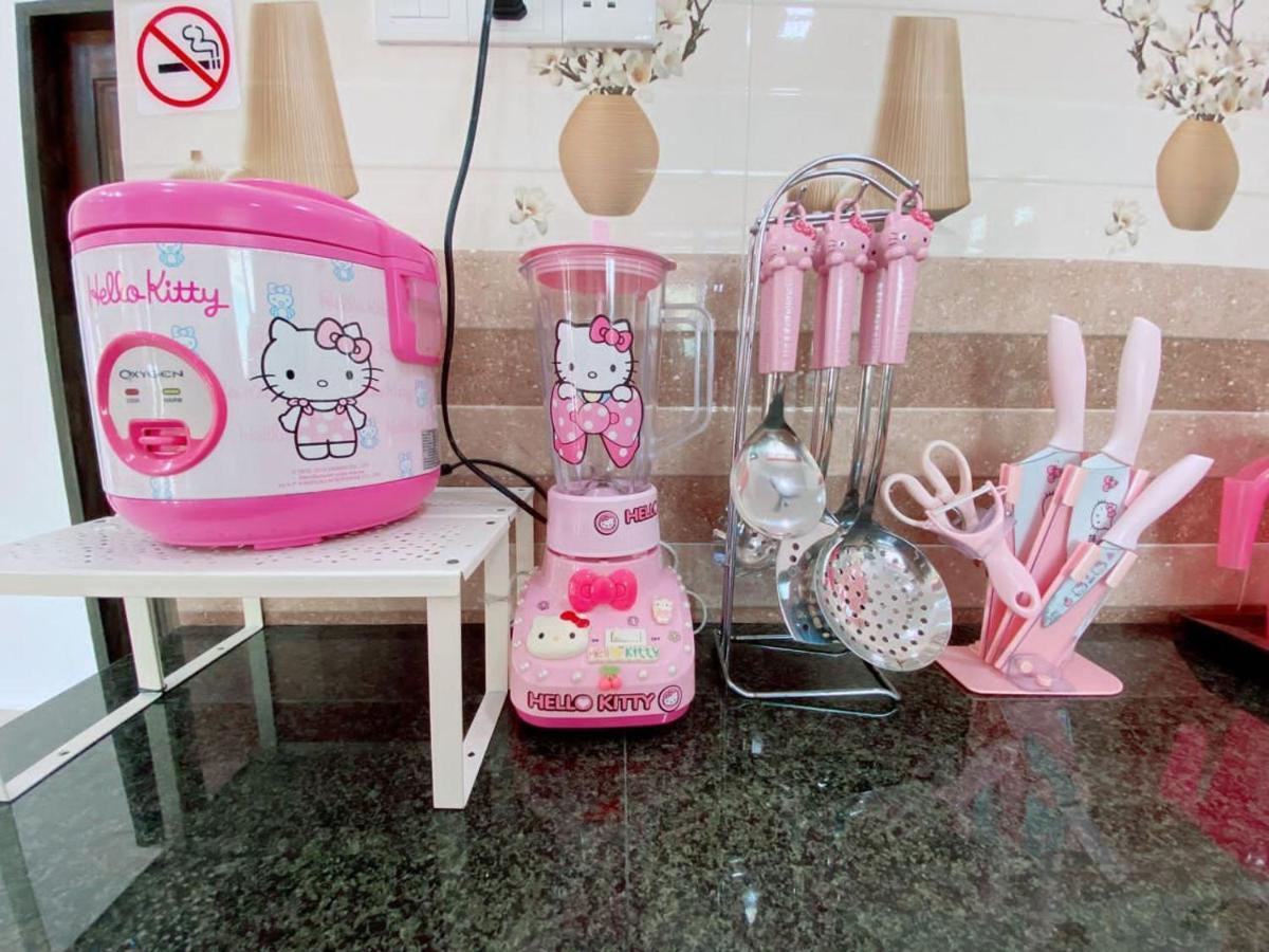 Apartment Hellokitty House - Unit 2 *